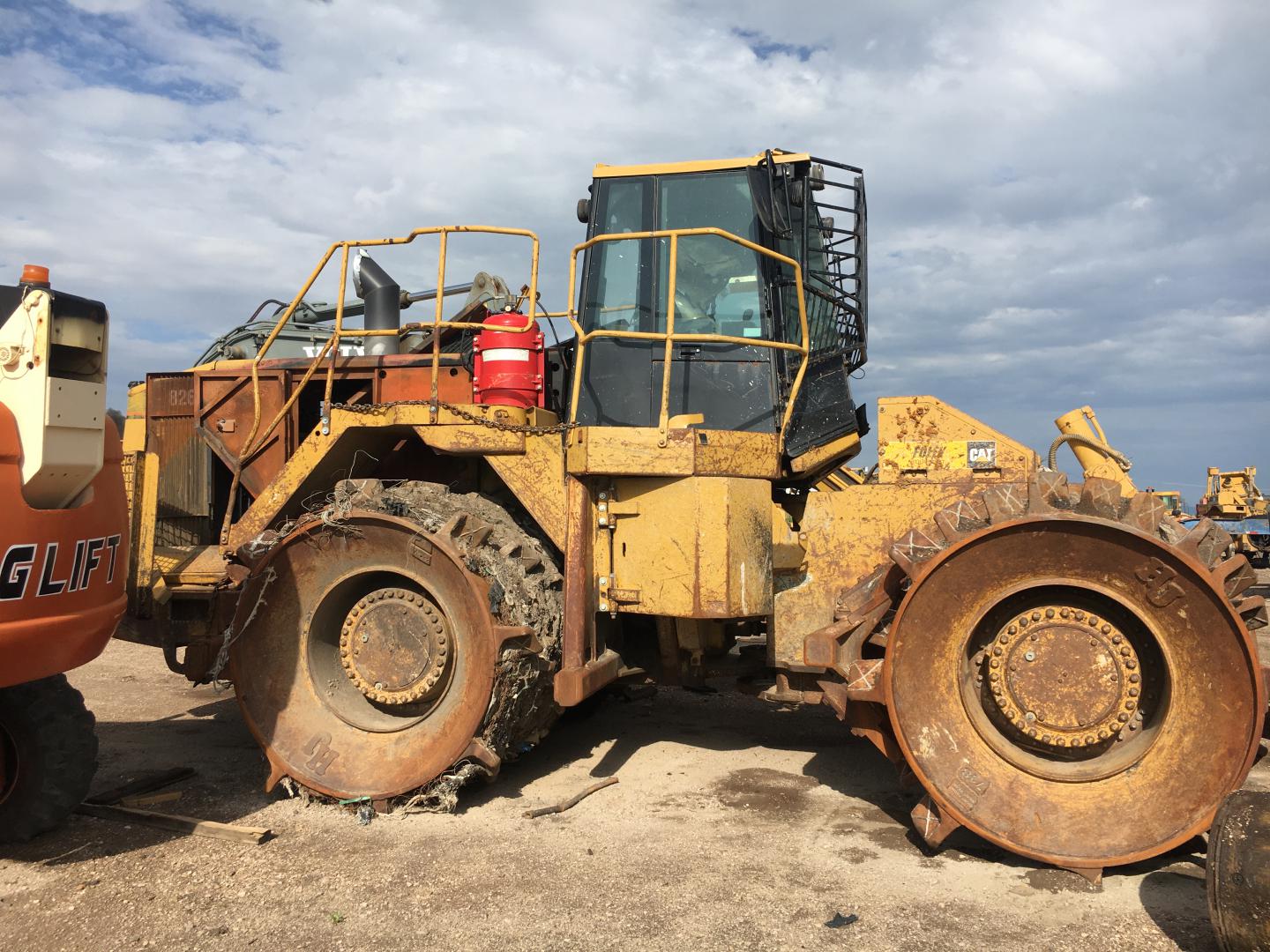 ./imagenes/INVOICE/2019/16853/COMPACTADOR PATA DE CABRA  CAT 826G (36).JPG